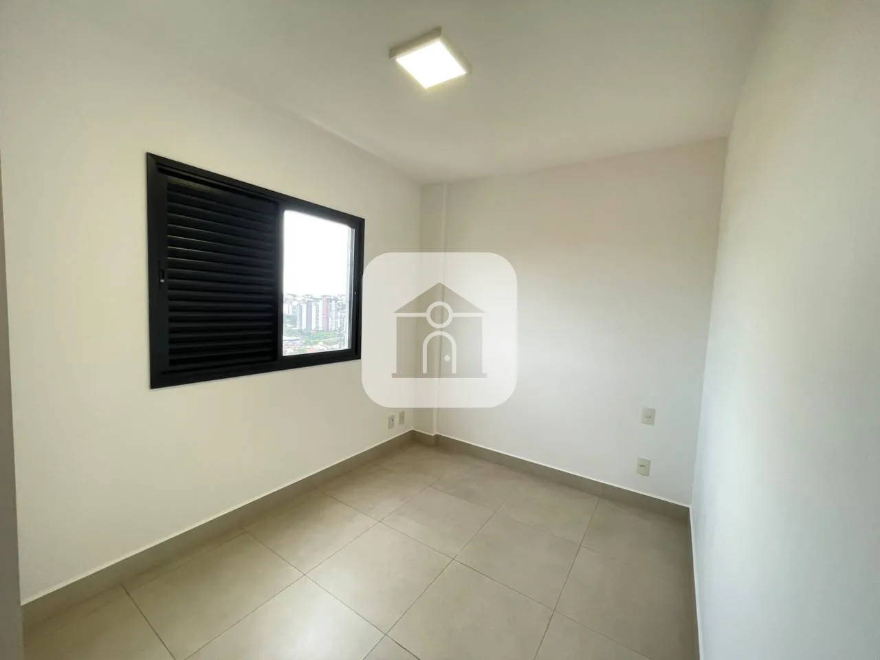 Alugar Apartamento / Padr&atilde;o em Uberlandia R$ 3.900,00 - Foto 9