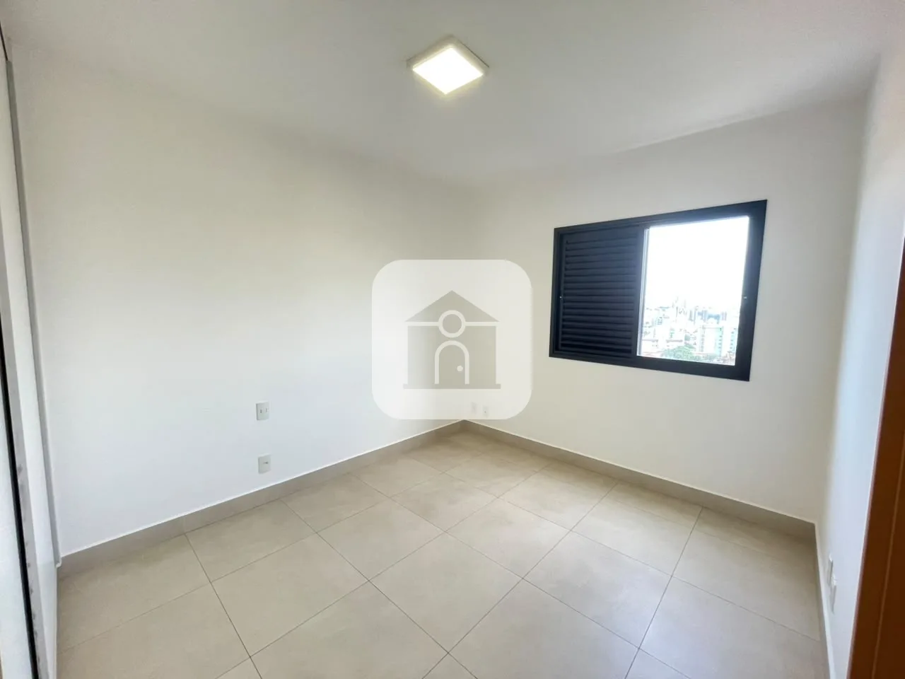 Alugar Apartamento / Padr&atilde;o em Uberlandia R$ 3.900,00 - Foto 14