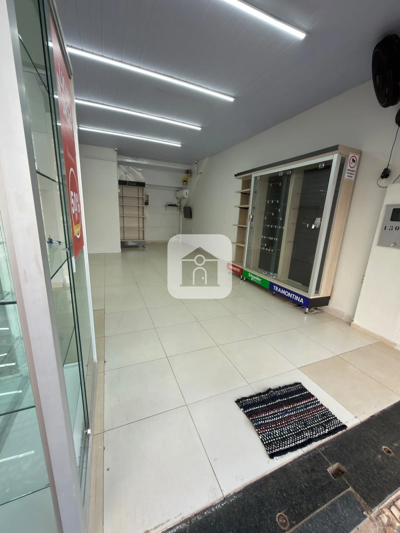 Alugar Comercial / Loja em Uberl&acirc;ndia R$ 2.600,00 - Foto 5