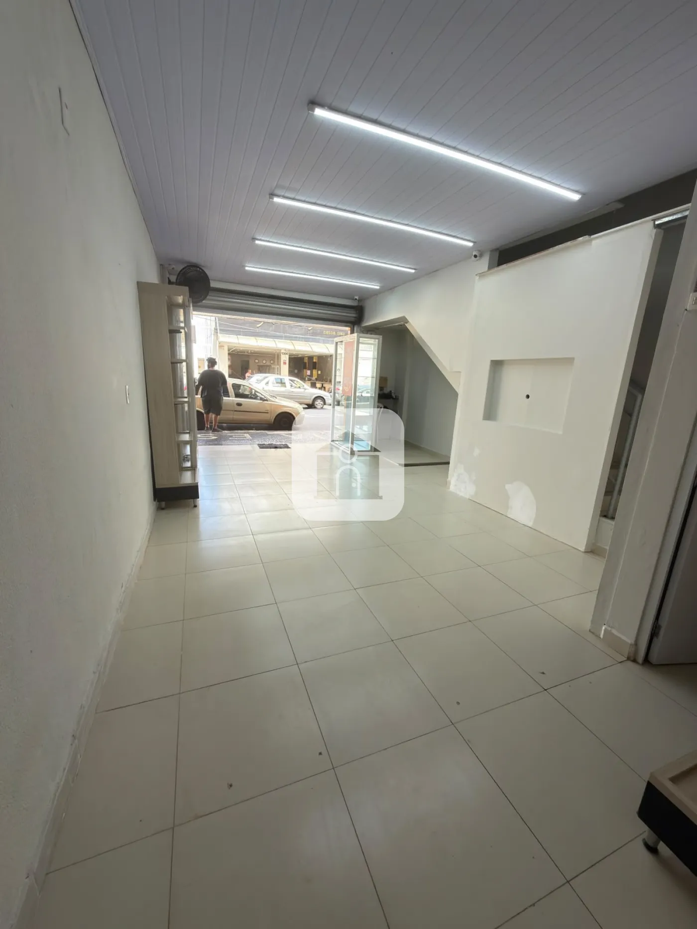 Alugar Comercial / Loja em Uberl&acirc;ndia R$ 2.600,00 - Foto 6