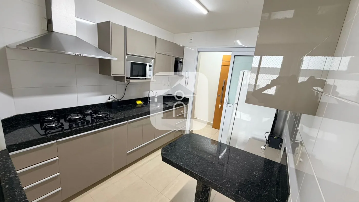 Alugar Apartamento / Padr&atilde;o em Uberl&acirc;ndia R$ 3.800,00 - Foto 5