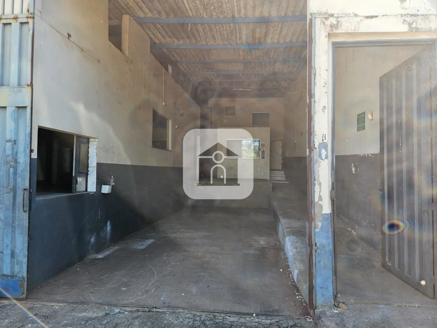Alugar Comercial / Galp&atilde;o em Uberl&acirc;ndia R$ 3.800,00 - Foto 3