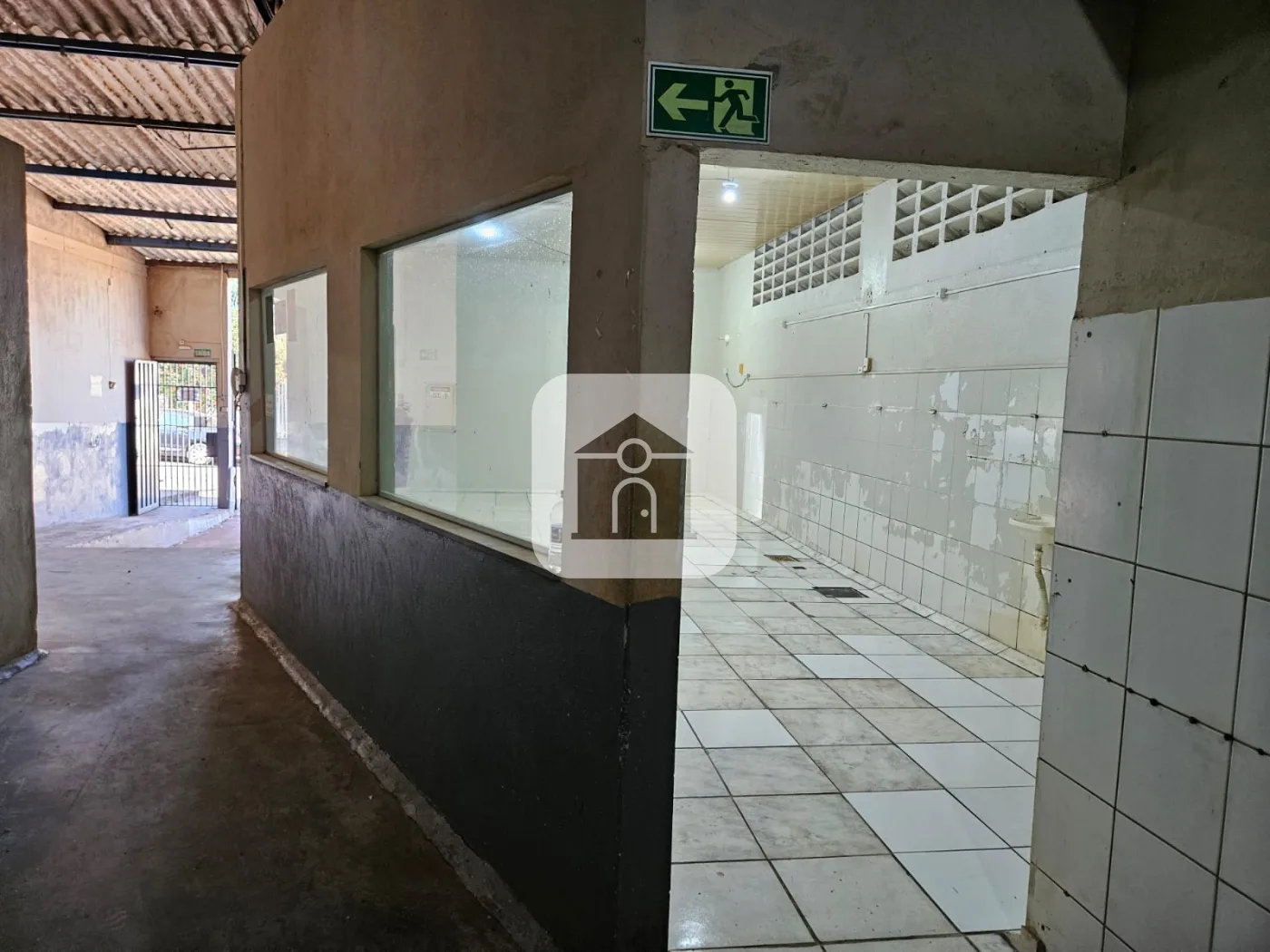 Alugar Comercial / Galp&atilde;o em Uberl&acirc;ndia R$ 3.800,00 - Foto 6