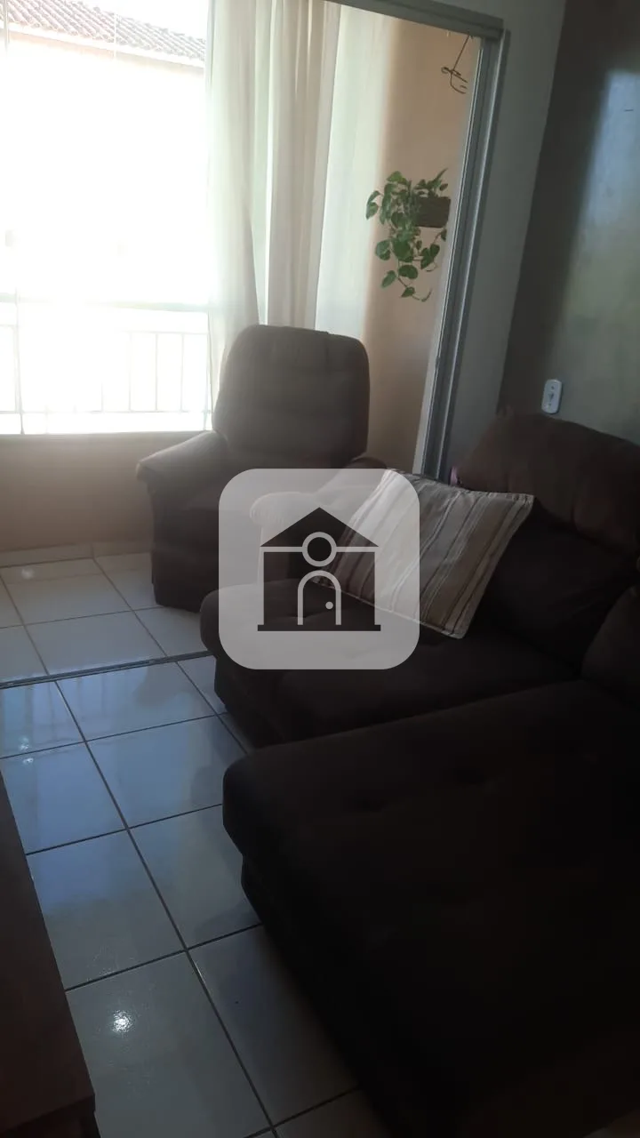 Comprar Apartamento / Padr&atilde;o em Uberlandia R$ 250.000,00 - Foto 3