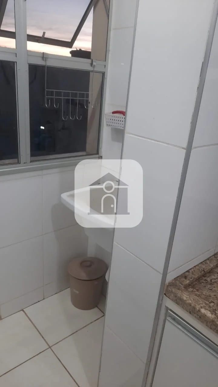 Comprar Apartamento / Padr&atilde;o em Uberlandia R$ 250.000,00 - Foto 15