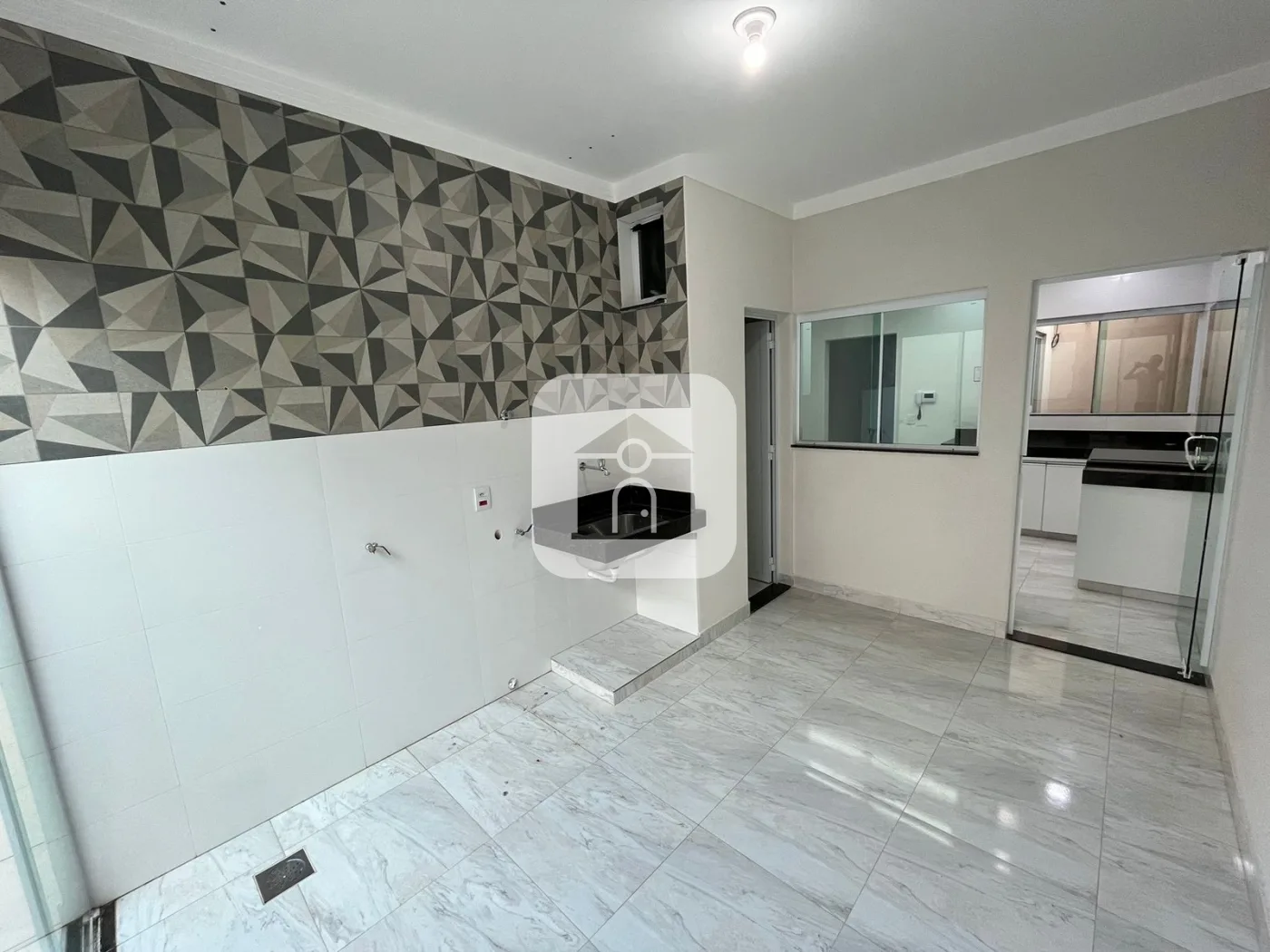 Alugar Casa / Padr&atilde;o em Uberl&acirc;ndia R$ 3.800,00 - Foto 4
