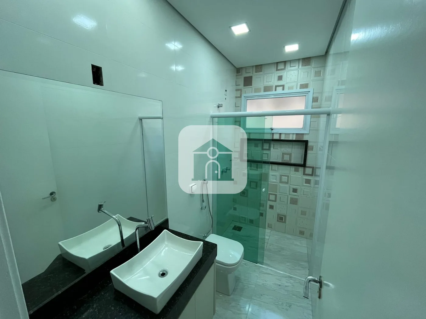 Alugar Casa / Padr&atilde;o em Uberl&acirc;ndia R$ 3.800,00 - Foto 6