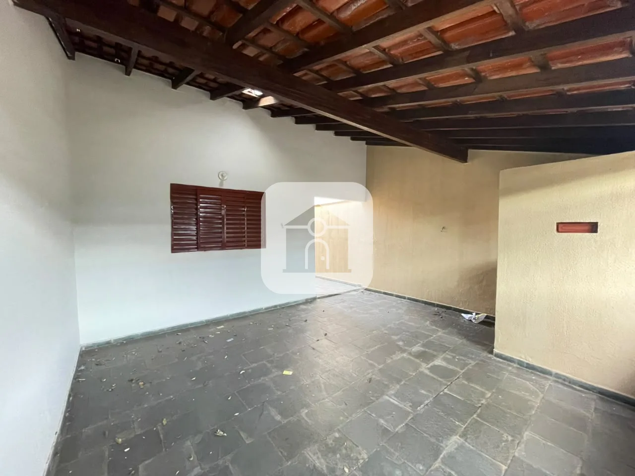 Alugar Casa / Geminada em Uberl&acirc;ndia R$ 1.800,00 - Foto 1