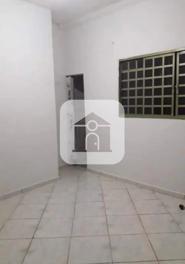 Alugar Casa / Col&ocirc;nia em Uberl&acirc;ndia R$ 1.250,00 - Foto 4