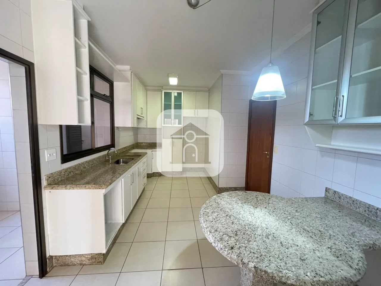 Alugar Apartamento / Padr&atilde;o em Uberl&acirc;ndia R$ 2.700,00 - Foto 7