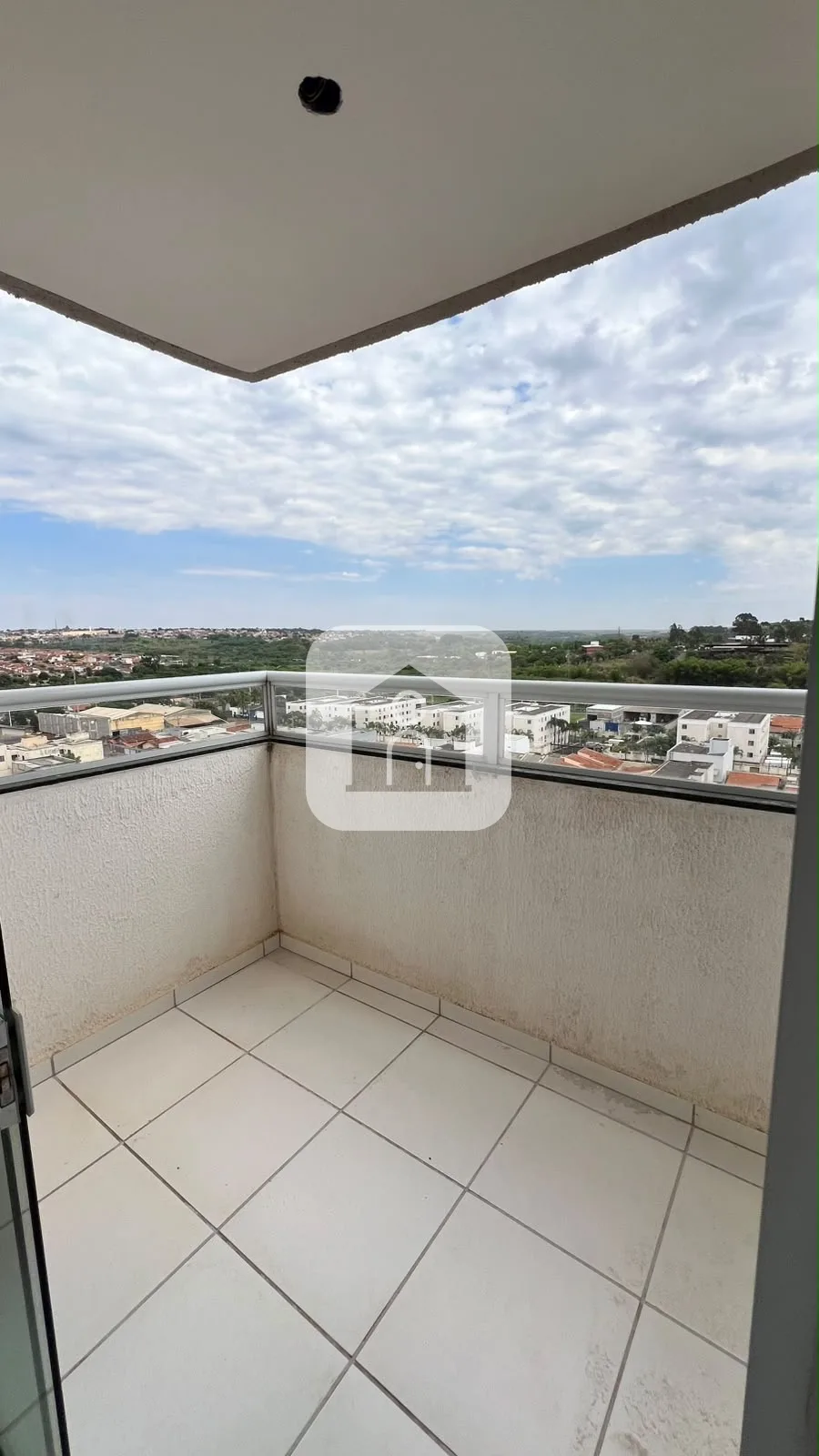Comprar Apartamento / Padr&atilde;o em Uberl&acirc;ndia R$ 250.000,00 - Foto 3