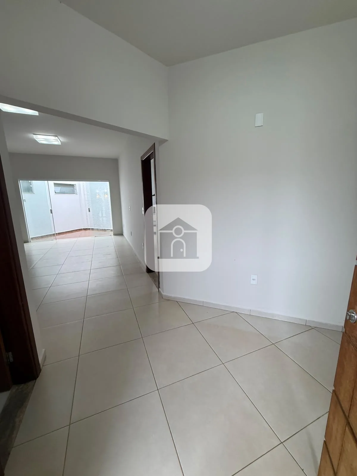 Alugar Casa / Padr&atilde;o em Araguari R$ 3.500,00 - Foto 5