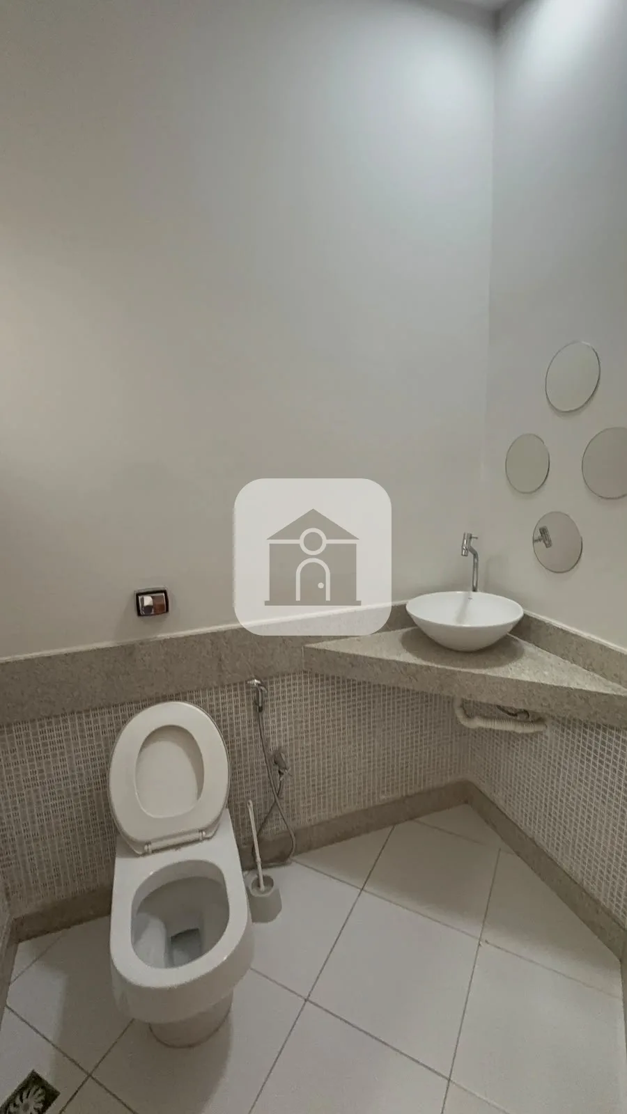 Alugar Casa / Padr&atilde;o em Araguari R$ 3.500,00 - Foto 8
