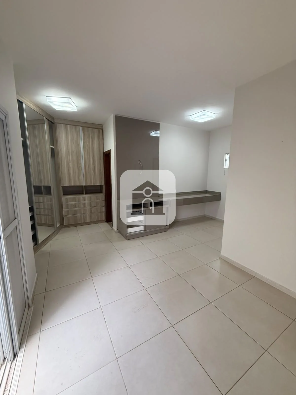 Alugar Casa / Padr&atilde;o em Araguari R$ 3.500,00 - Foto 10