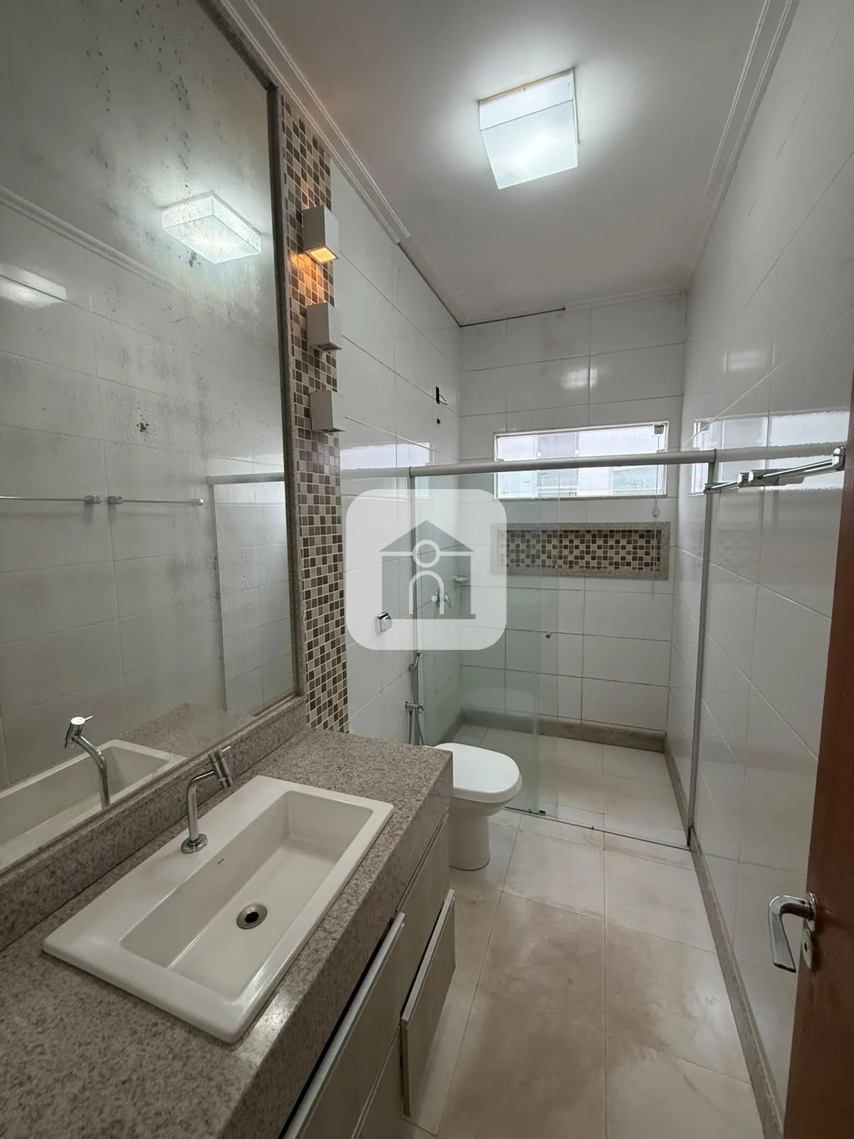 Alugar Casa / Padr&atilde;o em Araguari R$ 3.500,00 - Foto 12