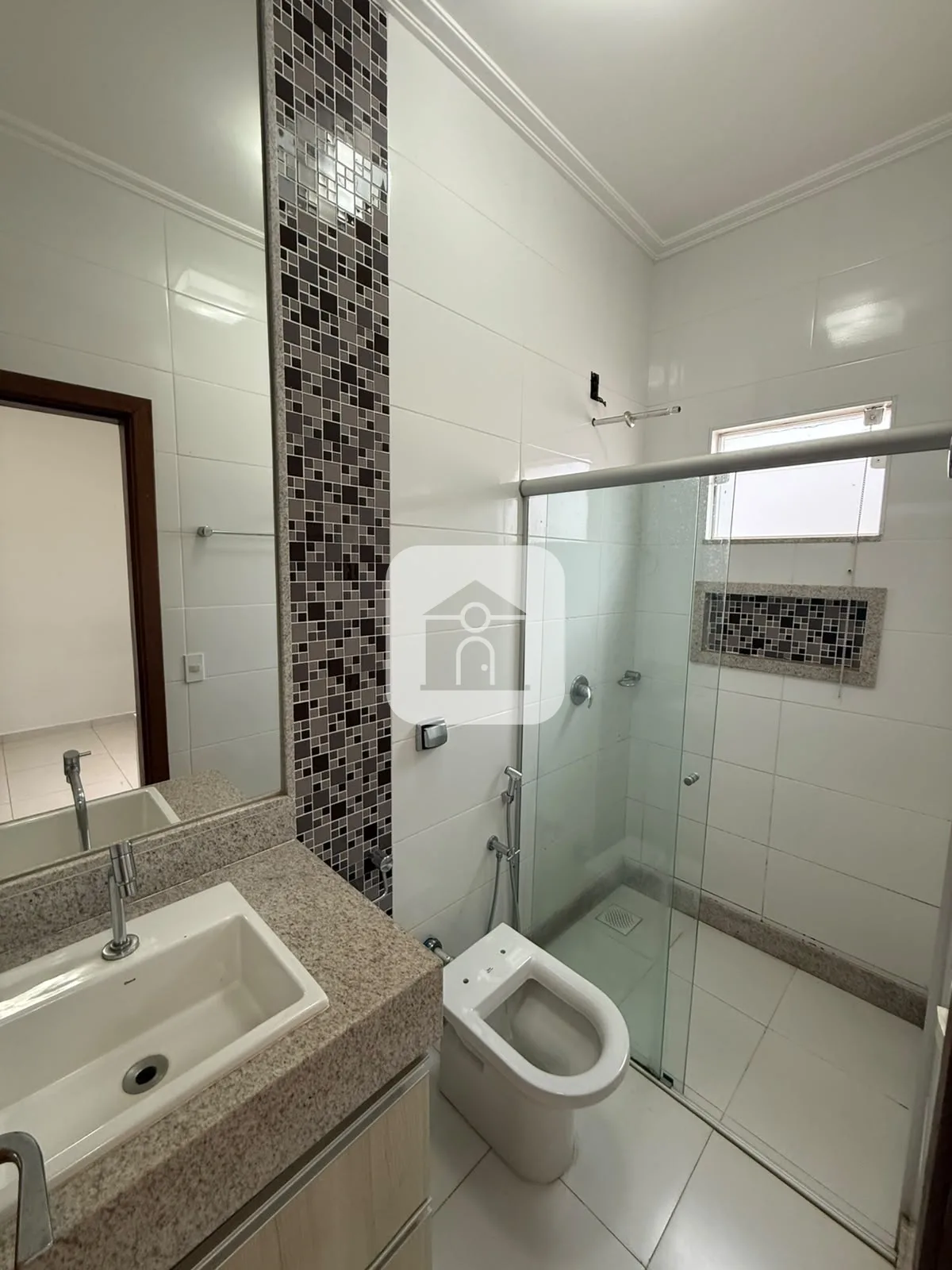 Alugar Casa / Padr&atilde;o em Araguari R$ 3.500,00 - Foto 14