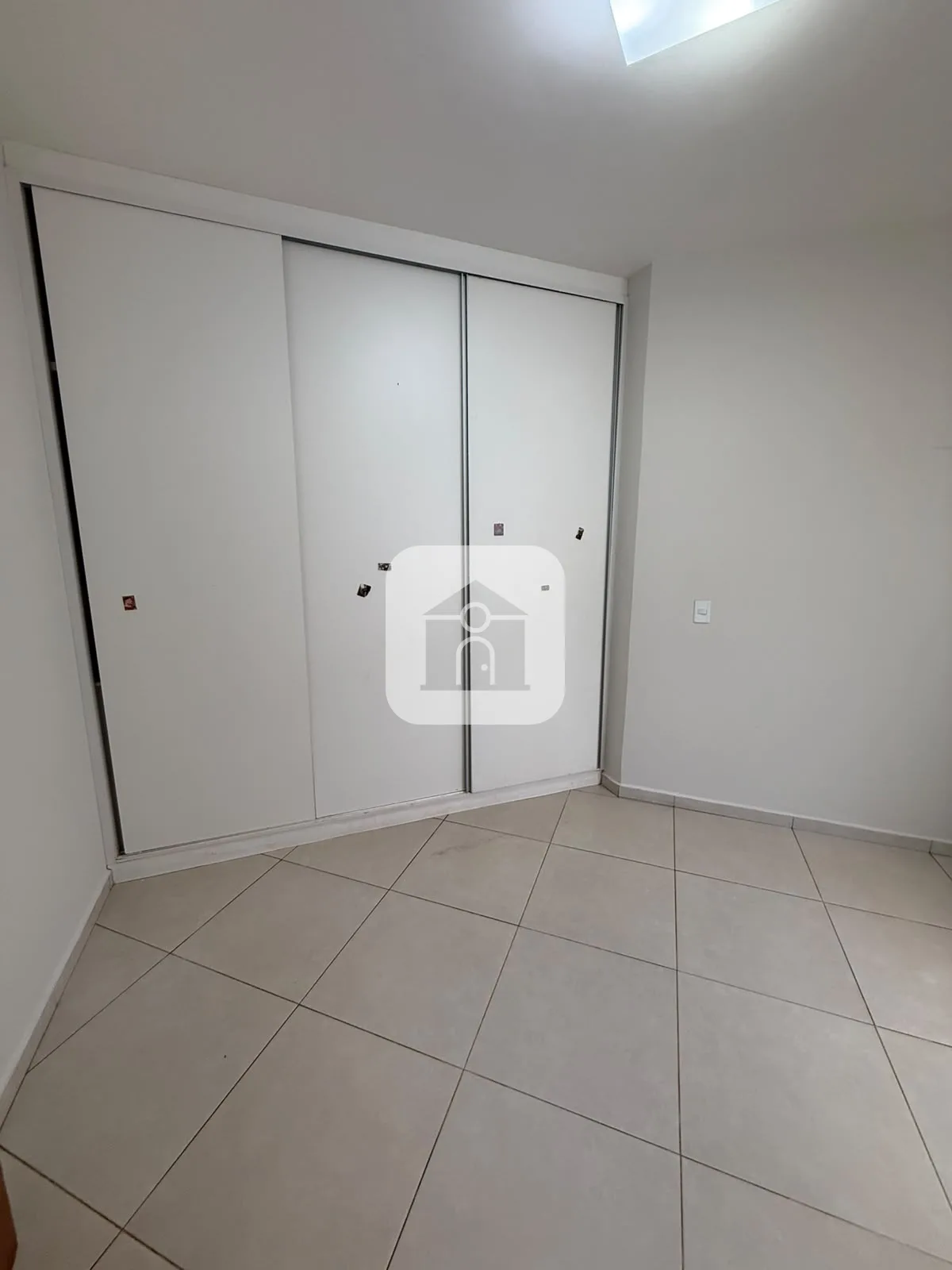 Alugar Casa / Padr&atilde;o em Araguari R$ 3.500,00 - Foto 16