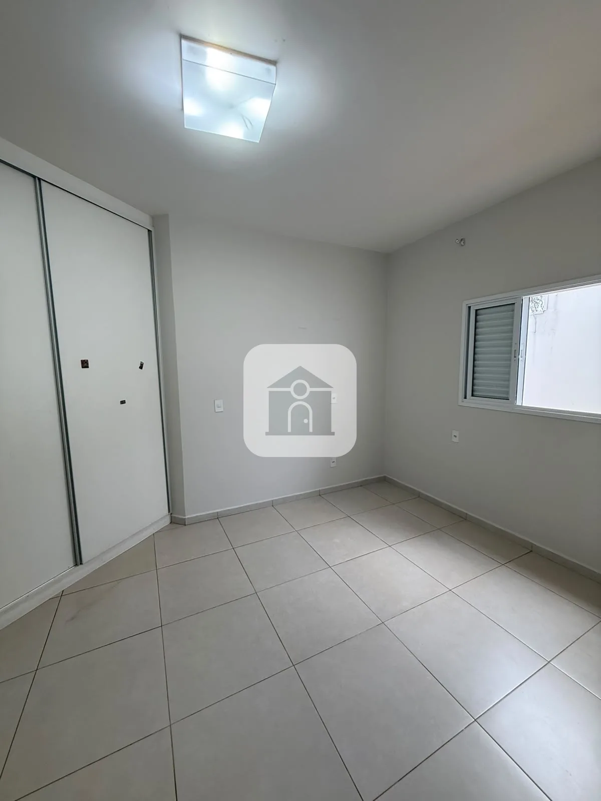 Alugar Casa / Padr&atilde;o em Araguari R$ 3.500,00 - Foto 17