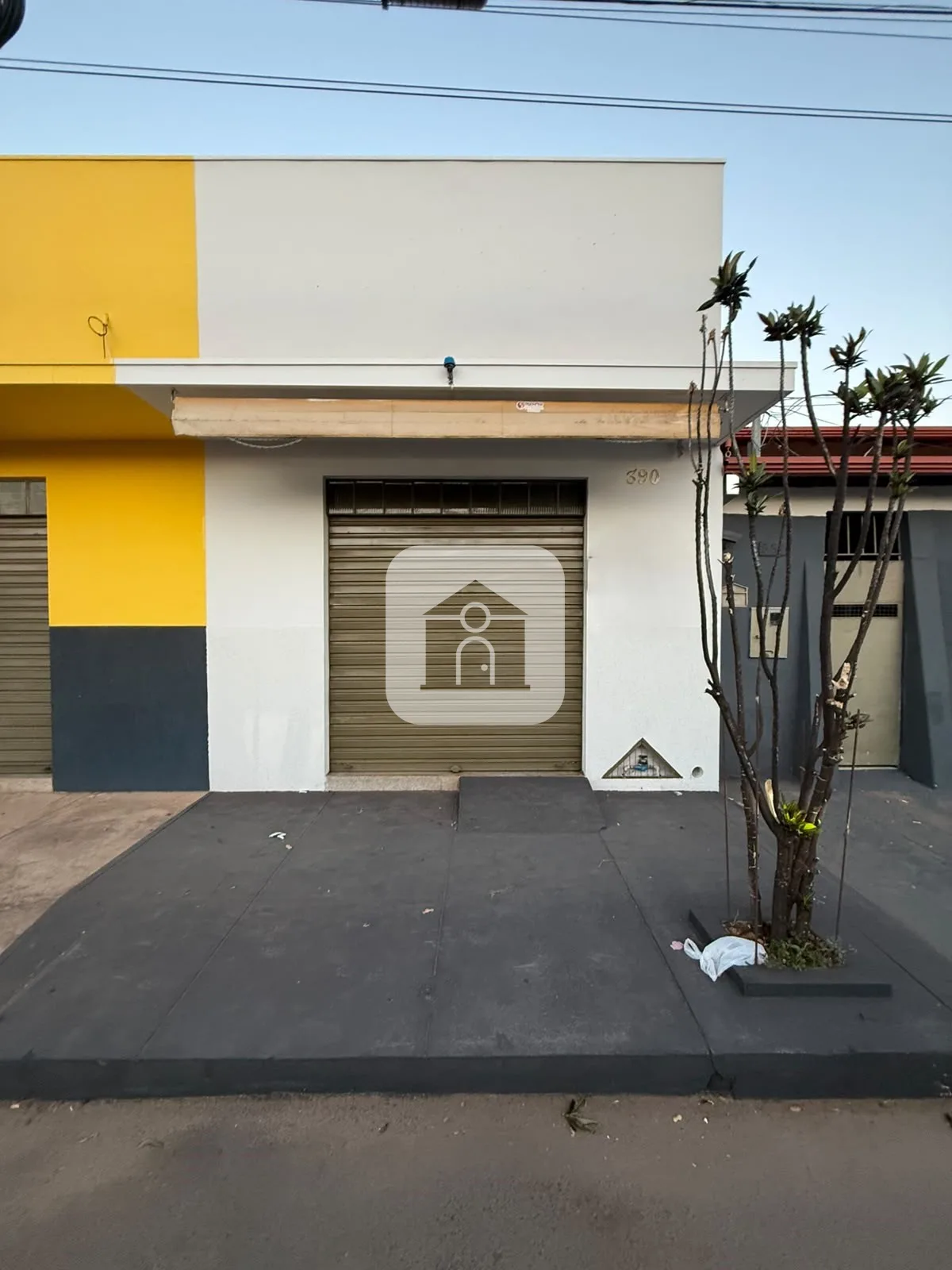 Alugar Comercial / C&ocirc;modo em Araguari R$ 1.200,00 - Foto 1