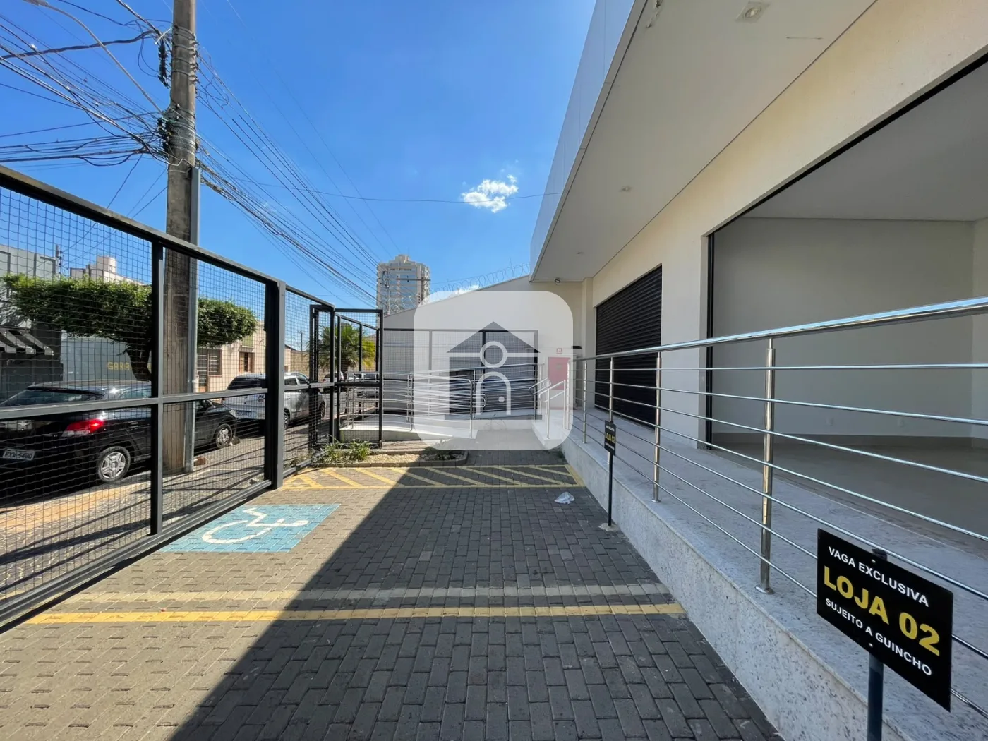 Alugar Comercial / Loja em Uberl&acirc;ndia R$ 3.500,00 - Foto 5