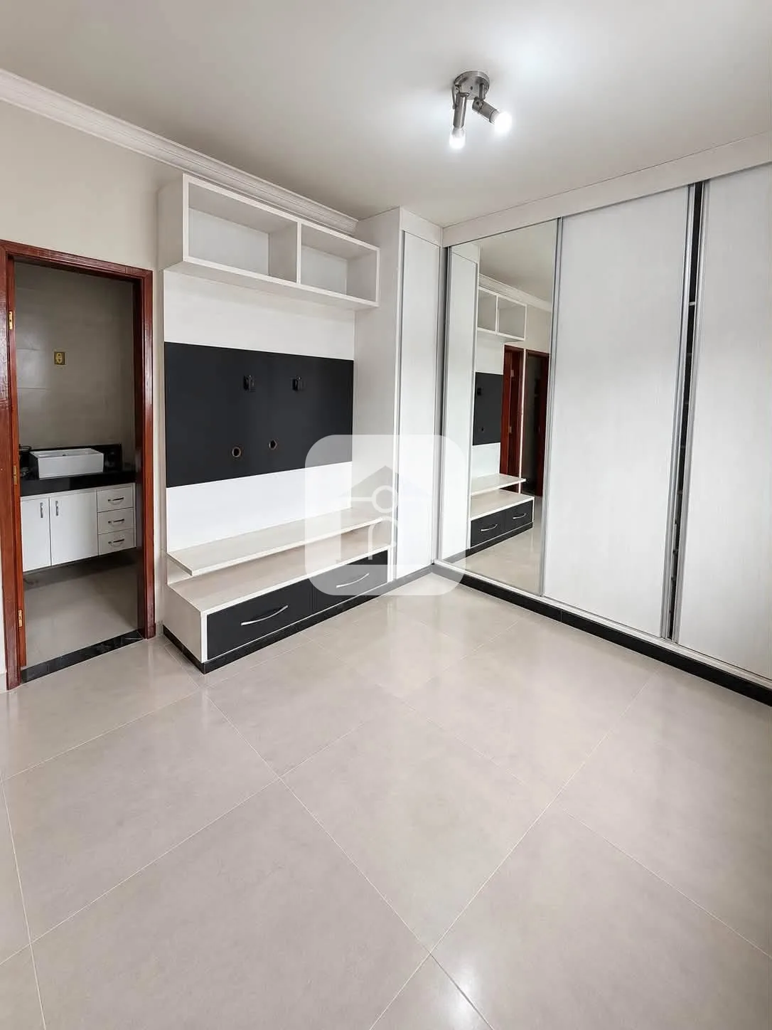 Comprar Casa / Padr&atilde;o em Uberl&acirc;ndia R$ 780.000,00 - Foto 9