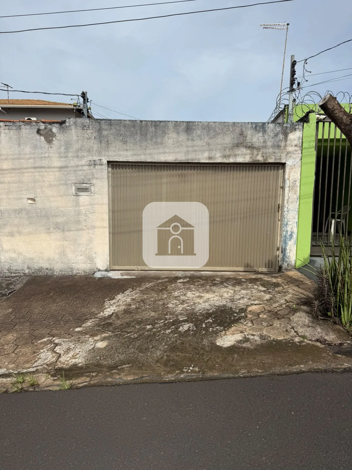 Alugar Casa / Padr&atilde;o em Araguari R$ 900,00 - Foto 1