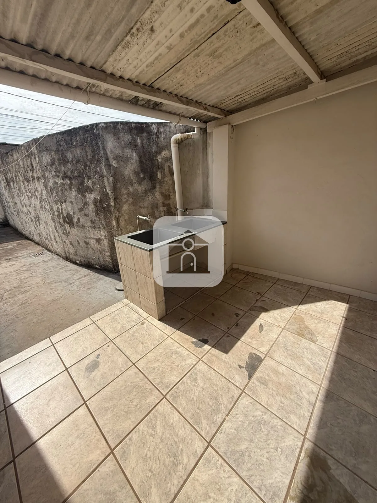 Alugar Casa / Padr&atilde;o em Araguari R$ 900,00 - Foto 5