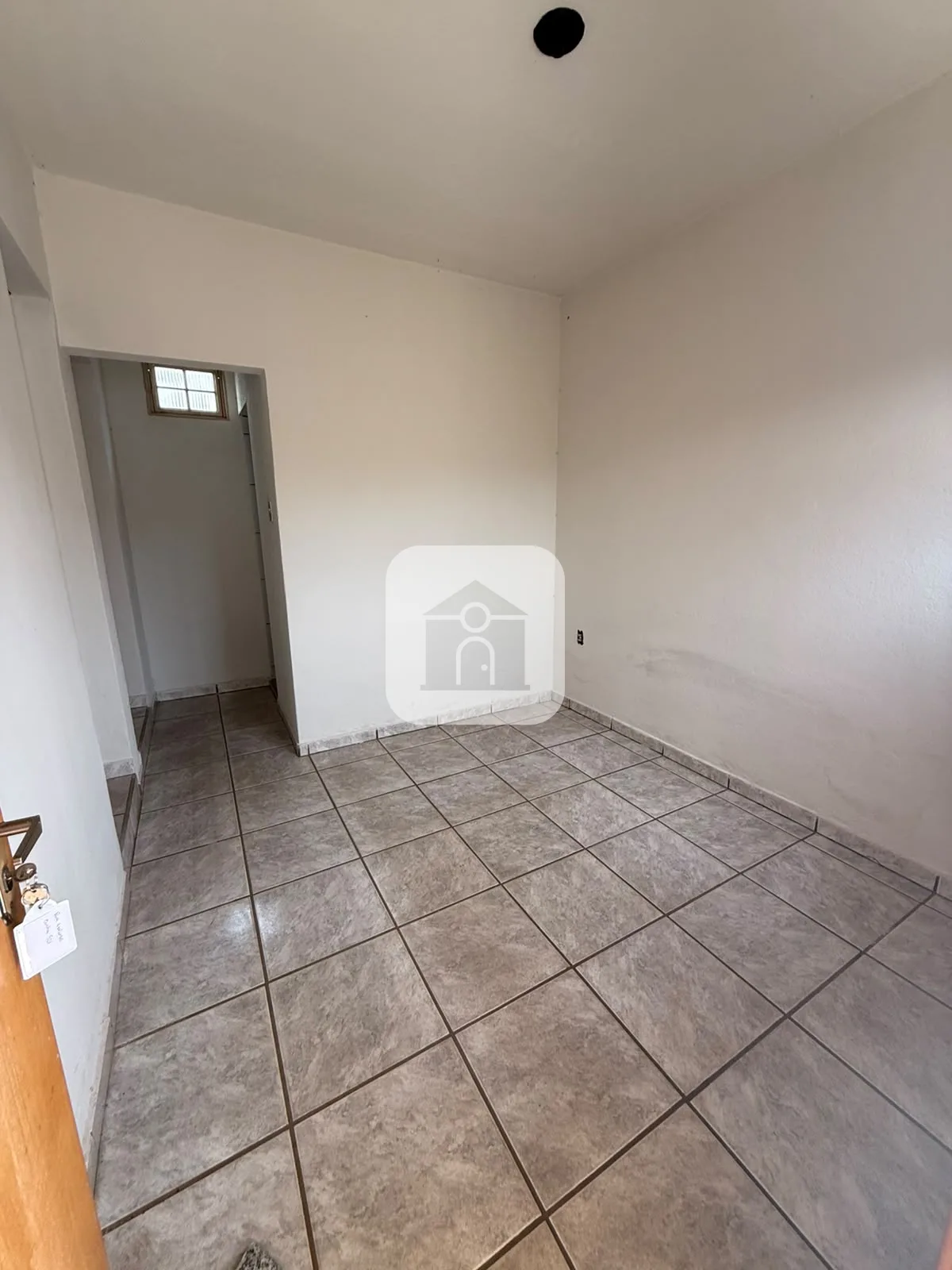 Alugar Casa / Padr&atilde;o em Araguari R$ 900,00 - Foto 8