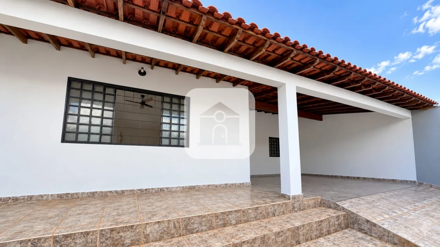 Alugar Casa / Padr&atilde;o em Uberl&acirc;ndia R$ 2.800,00 - Foto 2