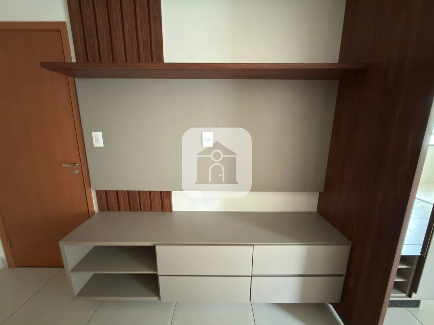 Alugar Apartamento / Padr&atilde;o em Uberl&acirc;ndia R$ 1.800,00 - Foto 4