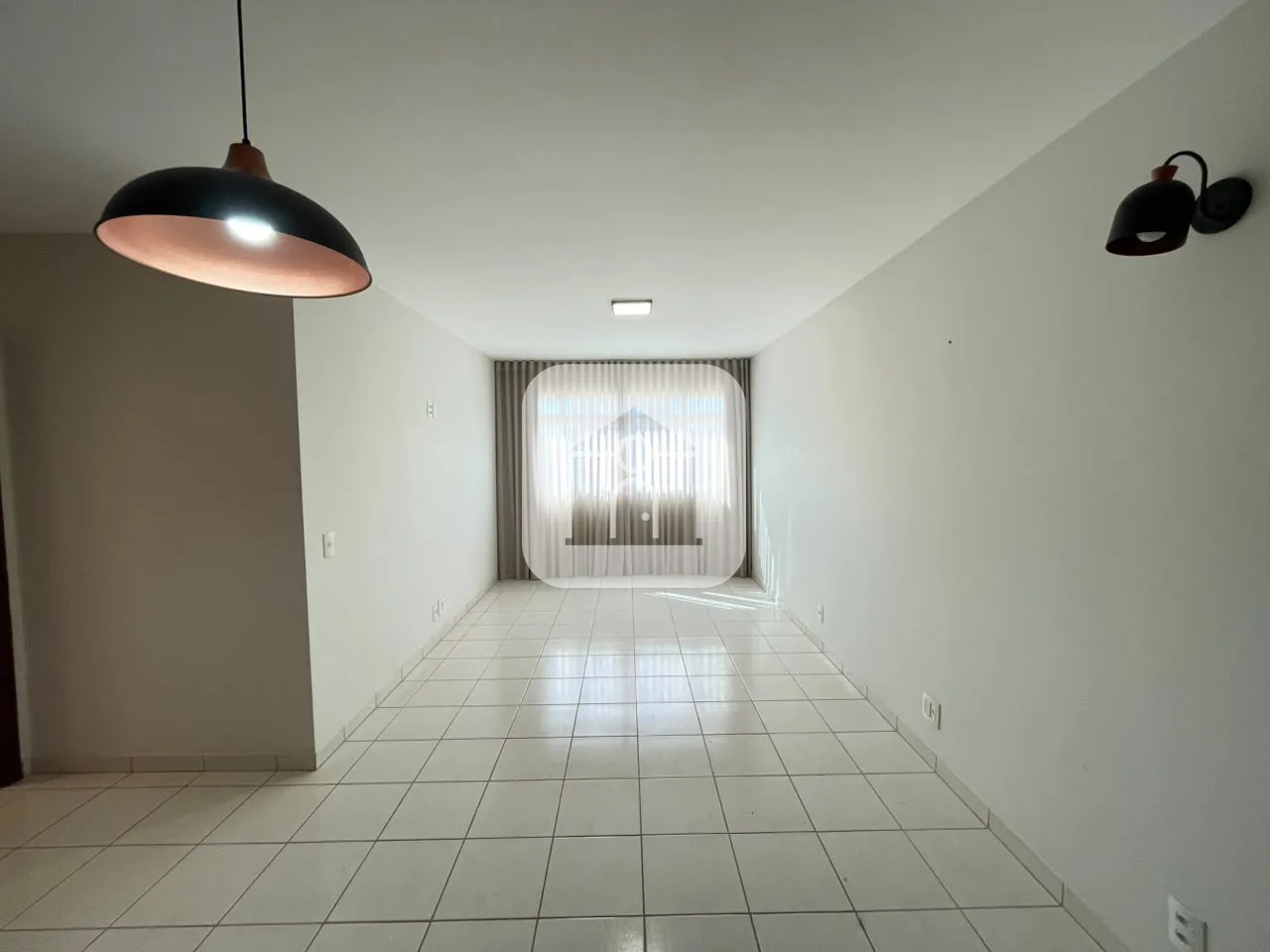 Alugar Apartamento / Padr&atilde;o em Uberlandia R$ 2.900,00 - Foto 1