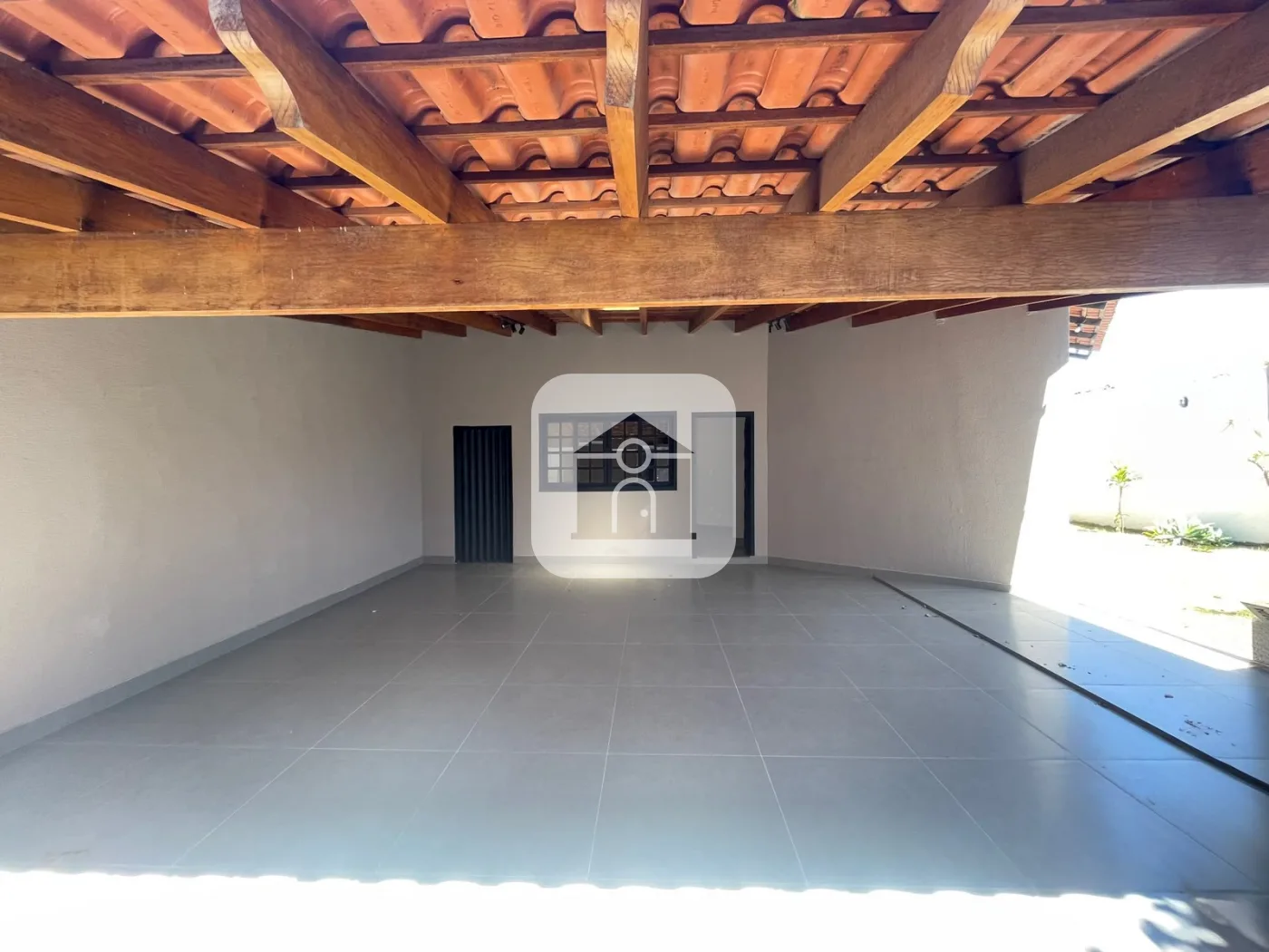 Alugar Casa / Padr&atilde;o em Uberl&acirc;ndia R$ 6.000,00 - Foto 2