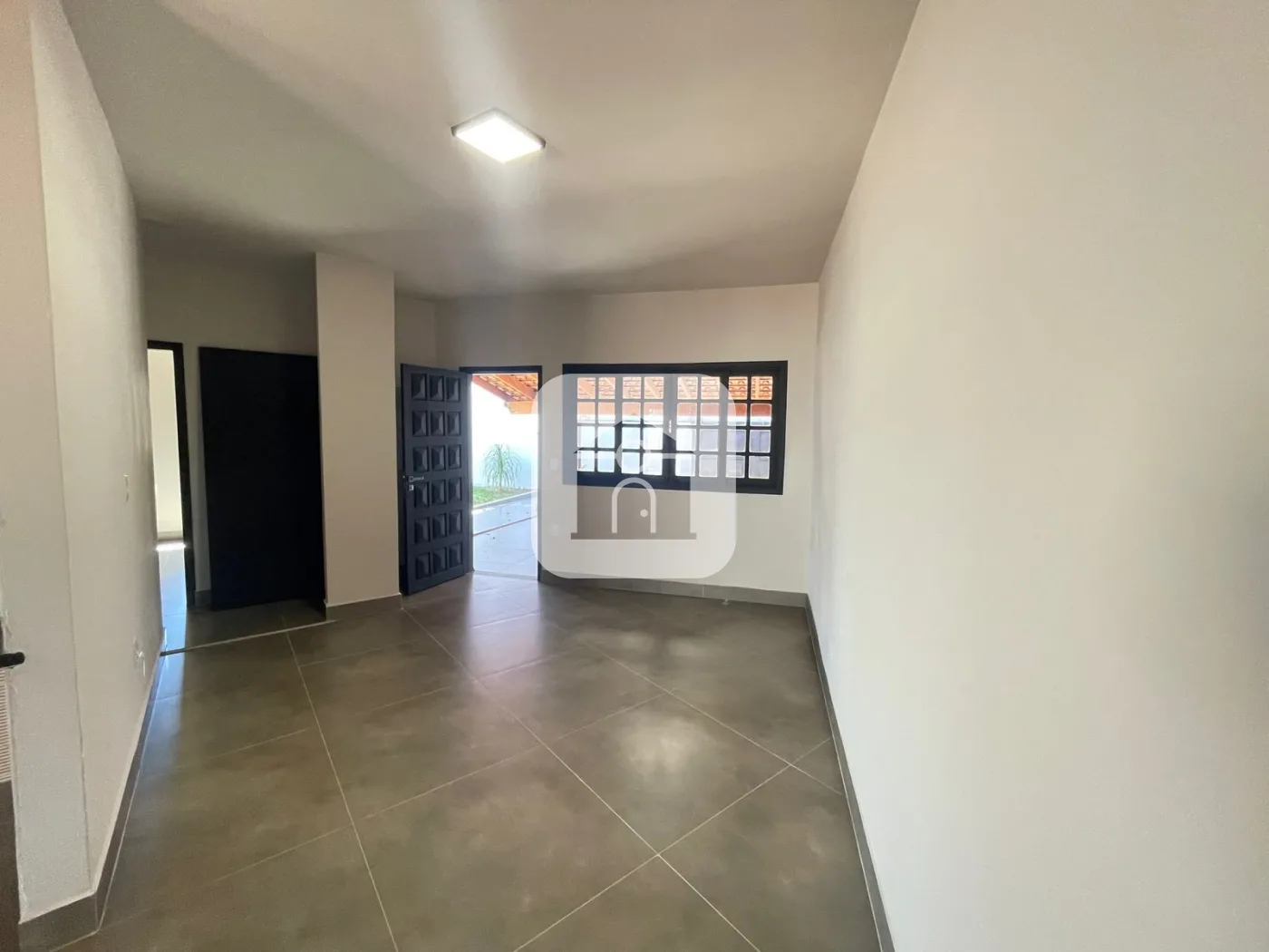 Alugar Casa / Padr&atilde;o em Uberl&acirc;ndia R$ 6.000,00 - Foto 5