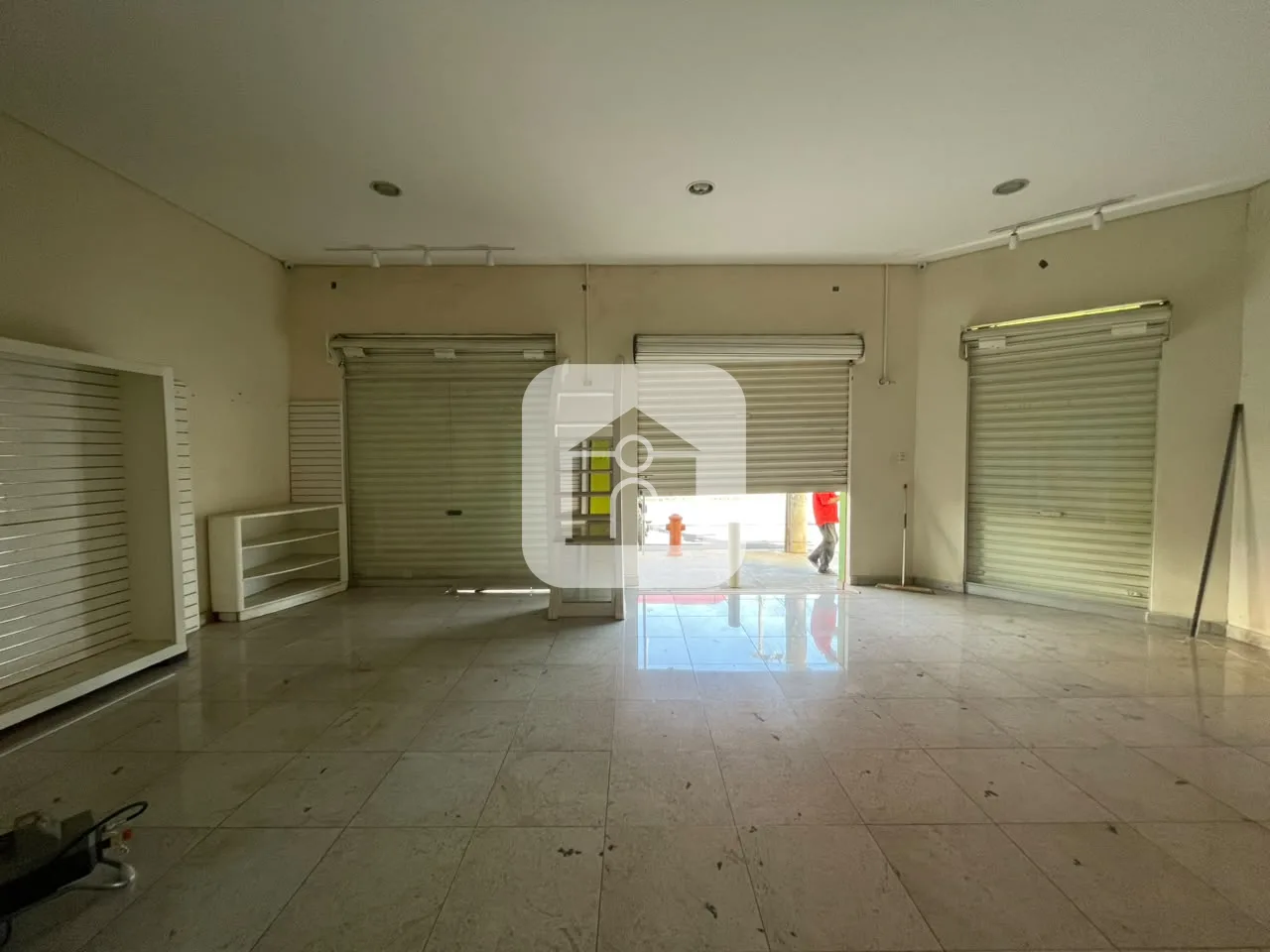 Alugar Comercial / Loja em Uberl&acirc;ndia R$ 4.500,00 - Foto 1