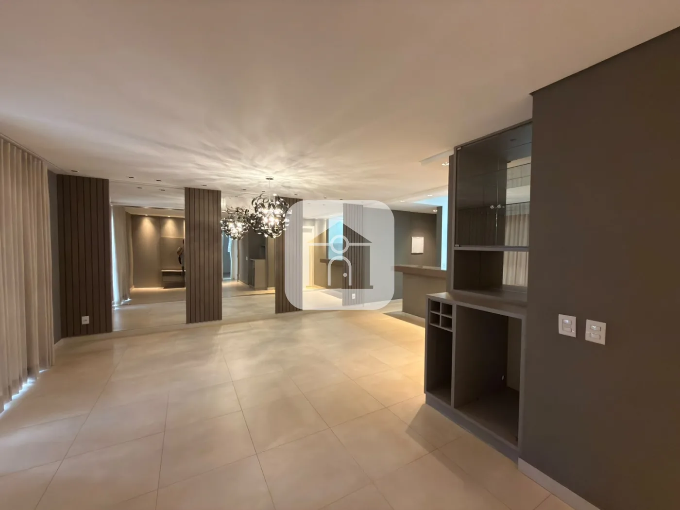 Alugar Apartamento / Padr&atilde;o em Uberlandia R$ 6.500,00 - Foto 5