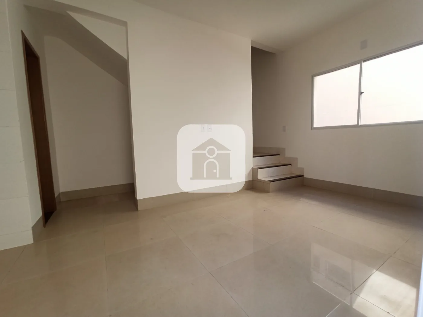 Alugar Casa / Padr&atilde;o em Uberl&acirc;ndia R$ 2.500,00 - Foto 1