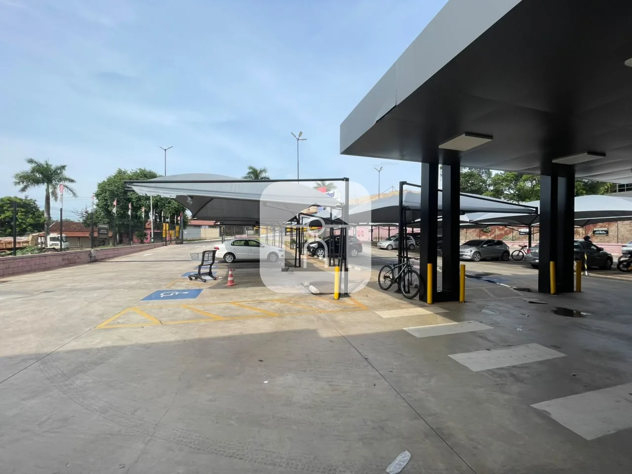 Alugar Comercial / Loja em Uberl&acirc;ndia R$ 3.000,00 - Foto 3