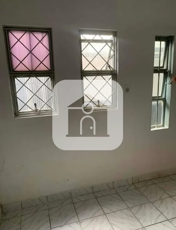 Alugar Casa / Col&ocirc;nia em Uberl&acirc;ndia R$ 1.100,00 - Foto 3