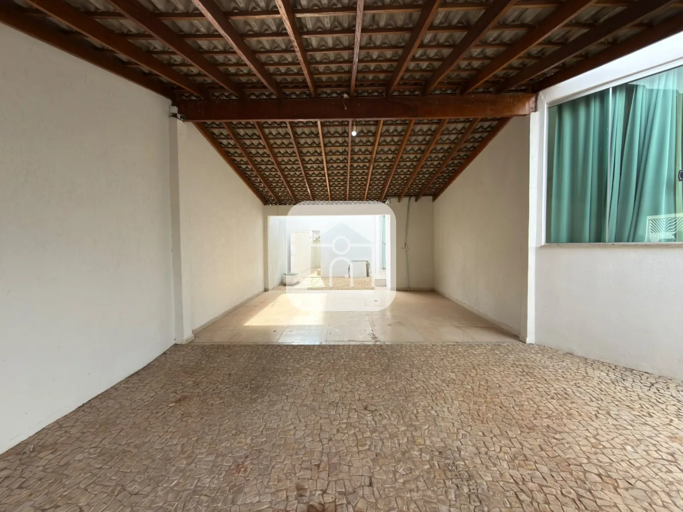 Alugar Casa / Padr&atilde;o em Uberl&acirc;ndia R$ 6.500,00 - Foto 2
