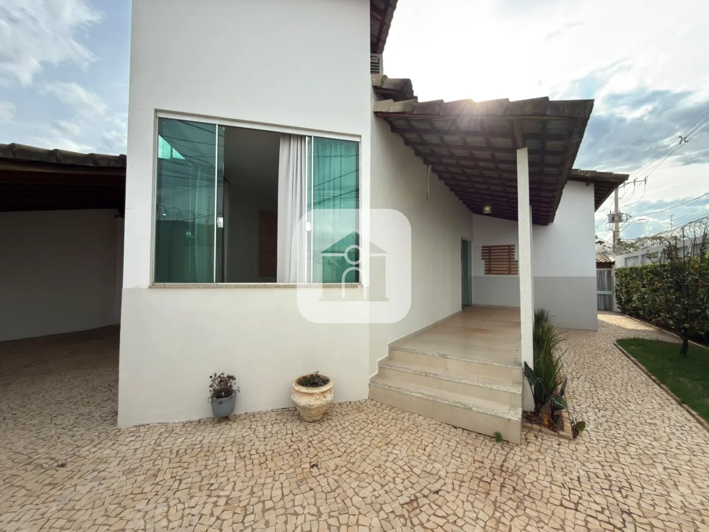 Alugar Casa / Padr&atilde;o em Uberl&acirc;ndia R$ 6.500,00 - Foto 3