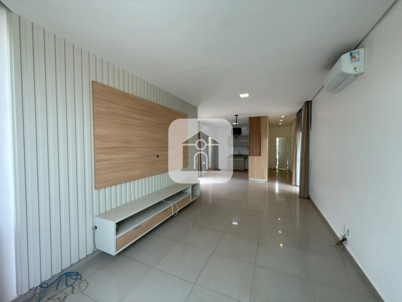 Alugar Casa / Padr&atilde;o em Uberl&acirc;ndia R$ 6.500,00 - Foto 4