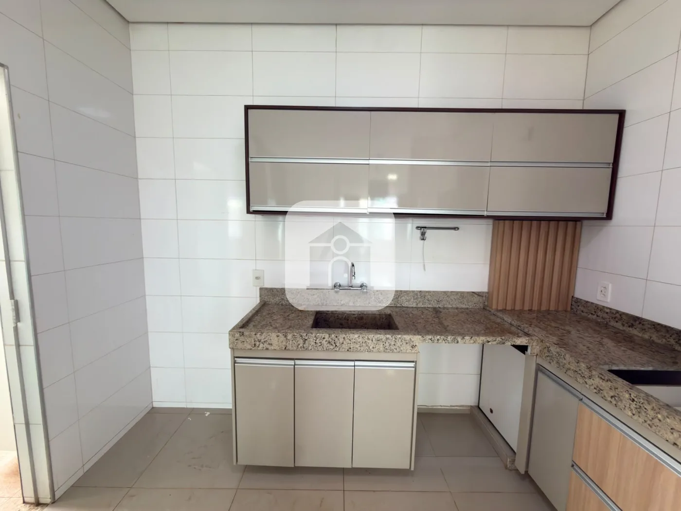 Alugar Casa / Padr&atilde;o em Uberl&acirc;ndia R$ 6.500,00 - Foto 7