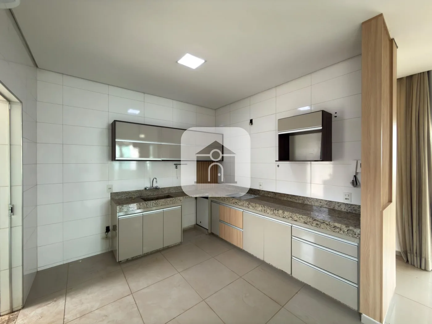 Alugar Casa / Padr&atilde;o em Uberl&acirc;ndia R$ 6.500,00 - Foto 9