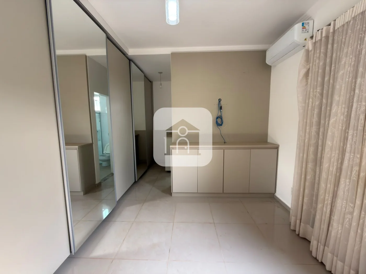 Alugar Casa / Padr&atilde;o em Uberl&acirc;ndia R$ 6.500,00 - Foto 10