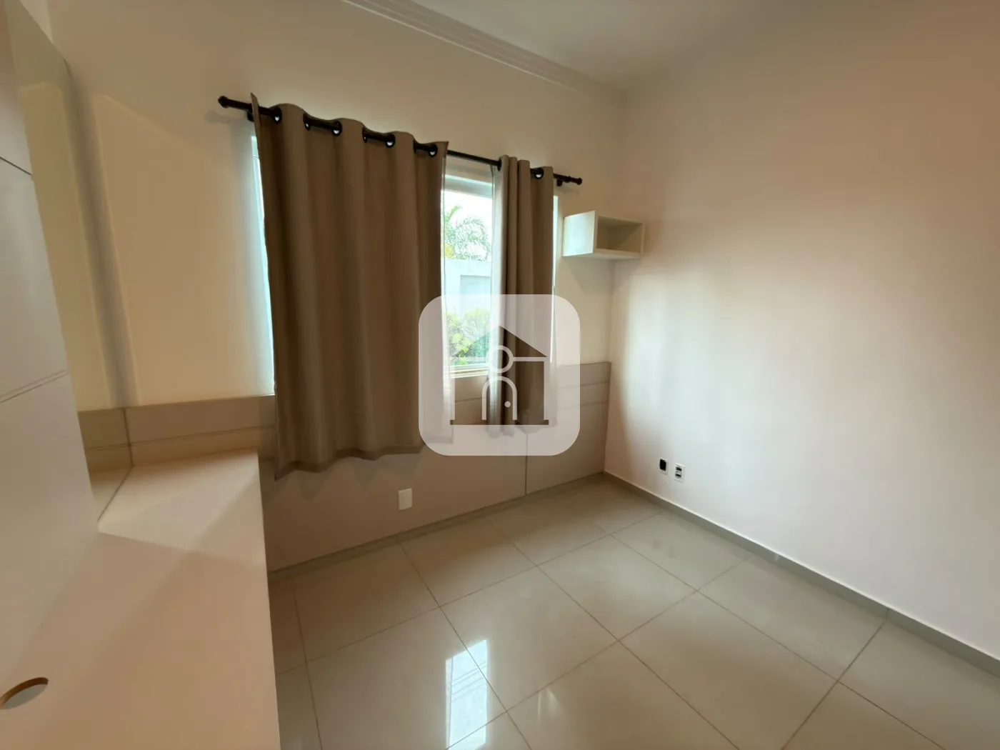 Alugar Casa / Padr&atilde;o em Uberl&acirc;ndia R$ 6.500,00 - Foto 16