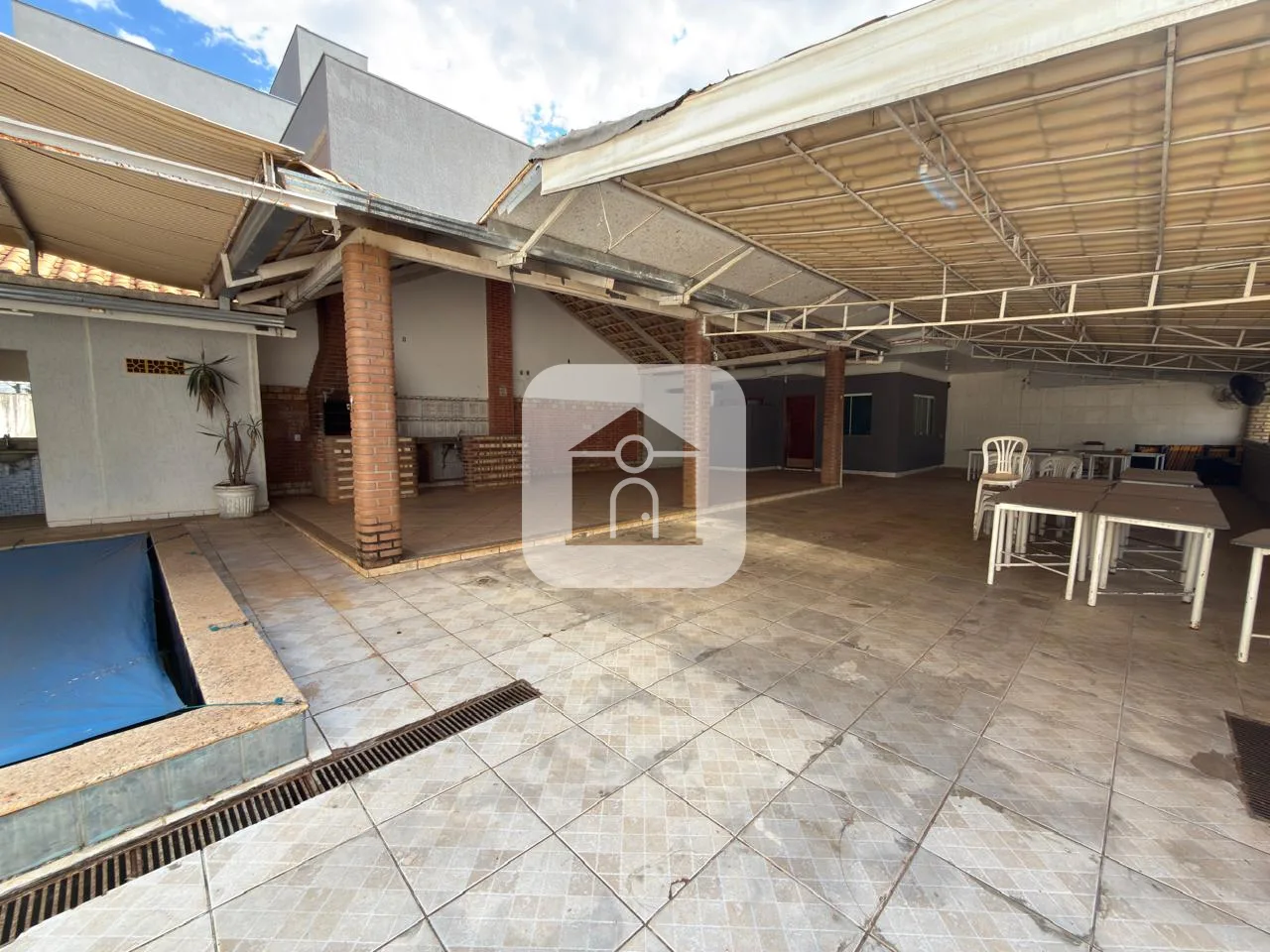 Alugar Comercial / Casa Comercial em Uberl&acirc;ndia R$ 4.400,00 - Foto 1