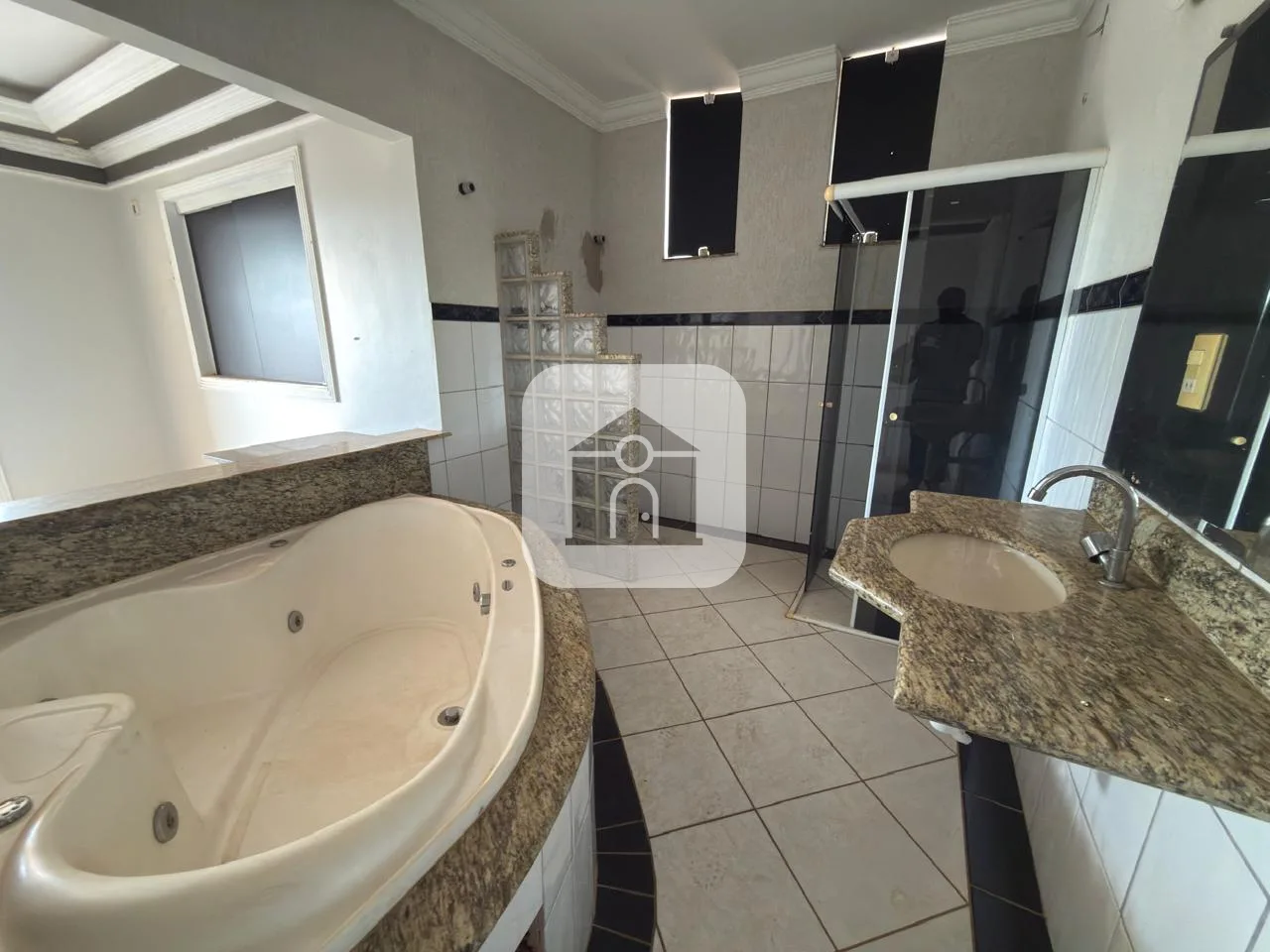 Alugar Comercial / Casa Comercial em Uberl&acirc;ndia R$ 4.400,00 - Foto 17