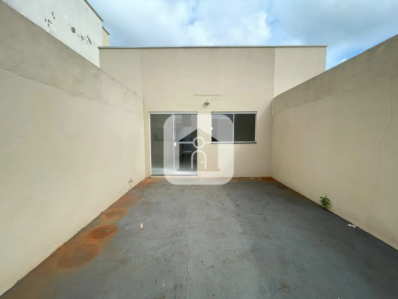 Alugar Casa / Padr&atilde;o em Uberl&acirc;ndia R$ 1.680,00 - Foto 2