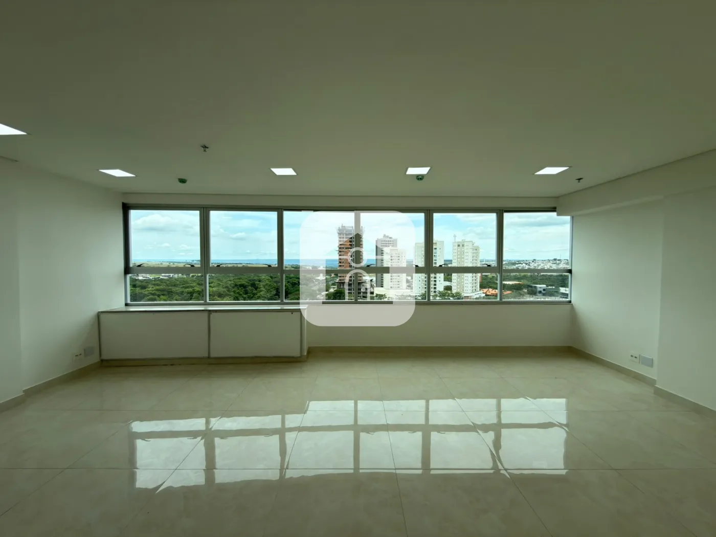 Alugar Comercial / Sala Comercial Condom&iacute;nio em Uberl&acirc;ndia R$ 3.263,20 - Foto 6