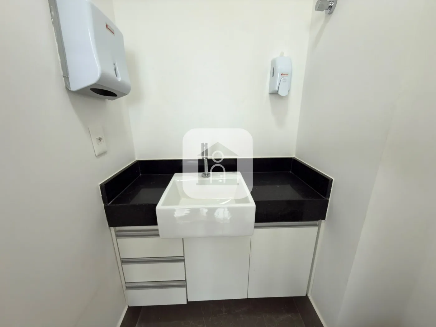 Alugar Comercial / Sala Comercial Condom&iacute;nio em Uberl&acirc;ndia R$ 3.263,20 - Foto 10